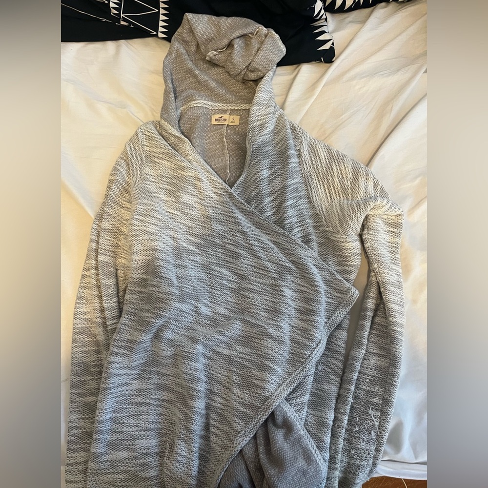 Hollister cardigan